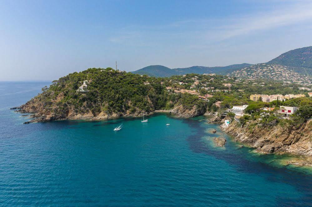 Hotel La Calanque キャバレール・シュル・メール エクステリア 写真